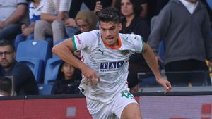 Ce notă a primit Ianis Hagi după ce a jucat în fața tatălui său împotriva lui Galatasaray