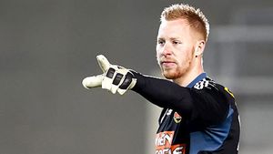 VIDEO Tătărușanu a ratat titlul de "păcăliciul serii" în Europa League!** Un austriac a comis-o mai rău și i-a făcut pe fani să moară de râs