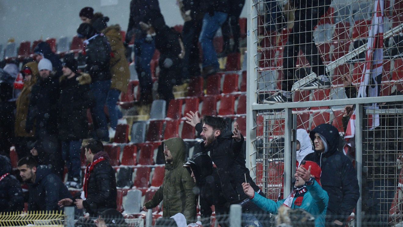 VIDEO | Suporterii dinamoviști au ajuns la capătul puterilor după înfrângerea cu Astra: "Uită-te, bă, în ochii noștri! Ai curaj?"