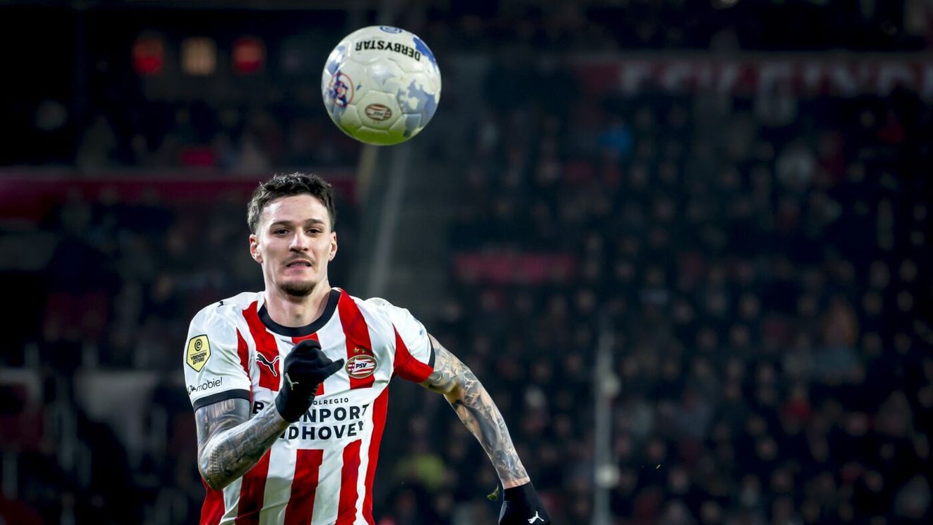 Antrenorul lui PSV a tunat după meciul în care Dennis Man a dezamăgit. „Efectiv mă gândeam: la ce mă uit?”