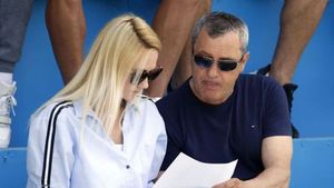 Luana Rednic, alături de tatăl ei la barajul cu Buzăul! Antrenorul de la UTA anunță 5-6 transferuri pentru noul sezon: „Altfel nu rămân"