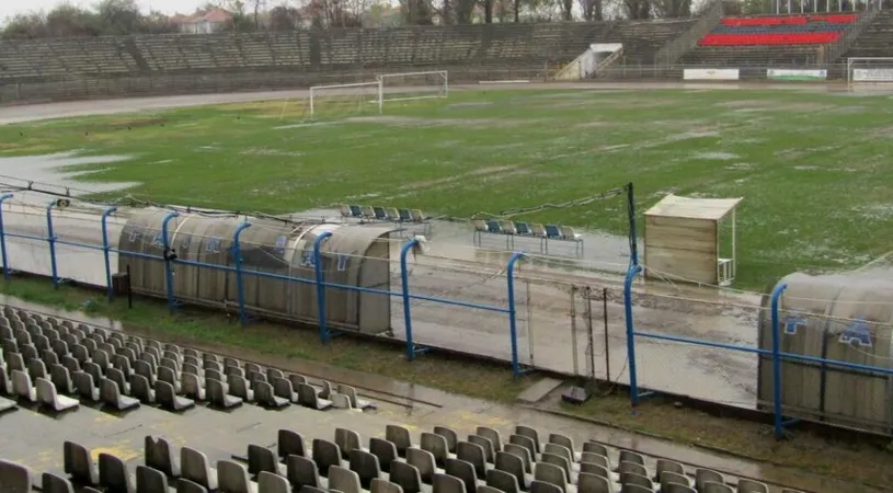 Gazonul stadionului din Brăila, pentru a doua etapă la rând impracticabil! De această dată meciul a fost amânat, iar Dacia Unirea a făcut spectacol