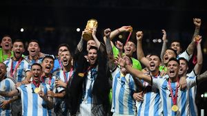 Scandal uriaș din cauza tunicii Bisht pe care emirul Qatarului a pus-o pe Leo Messi: cei de la Adidas au turbat de furie!