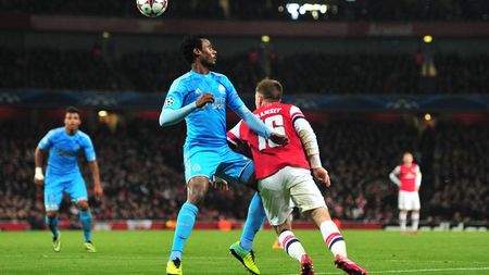 Cel puțin ciudat: Napoli și Arsenal se bat pentru un fundaș dintr-o defensivă catastrofală în acest sezon al Ligii