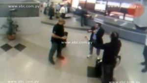 De la fotbal, la box! VIDEO** Chilavert și-a bătut impresarul pe aeroport!