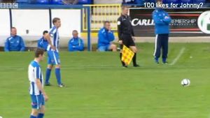 VIDEO FANTASTIC! Cum să marchezi direct din lovitură liberă de la jumătatea terenului