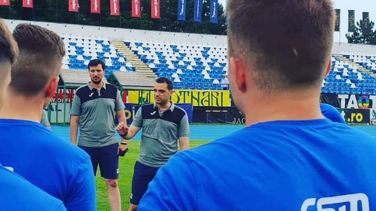 Lot subțire la reunirea Iașiului. Doar patru noutăți la primul antrenament al lui Mihai Teja la Poli Iași. Fostul antrenor al FCSB, dezamăgit de infrastructură găsită
