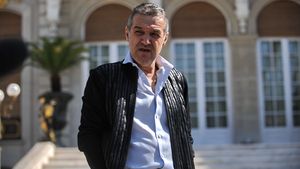 Becali îi declară război lui Sandu:** "Nu mai suport! Vin sclavii ăia și fac cum le spune el?!"