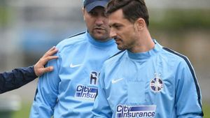 Rădoi, probleme? Situație ingrată pentru noul antrenor al Stelei, la primul meci pe banca roș-albaștrilor: ce a schimbat față de sezonul trecut