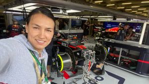 Cristina Neagu și-a uimit fanii! Vedeta a dat handbalul pe Formula 1 și a ajuns la Silverstone: „Le țin pumnii!” | FOTO