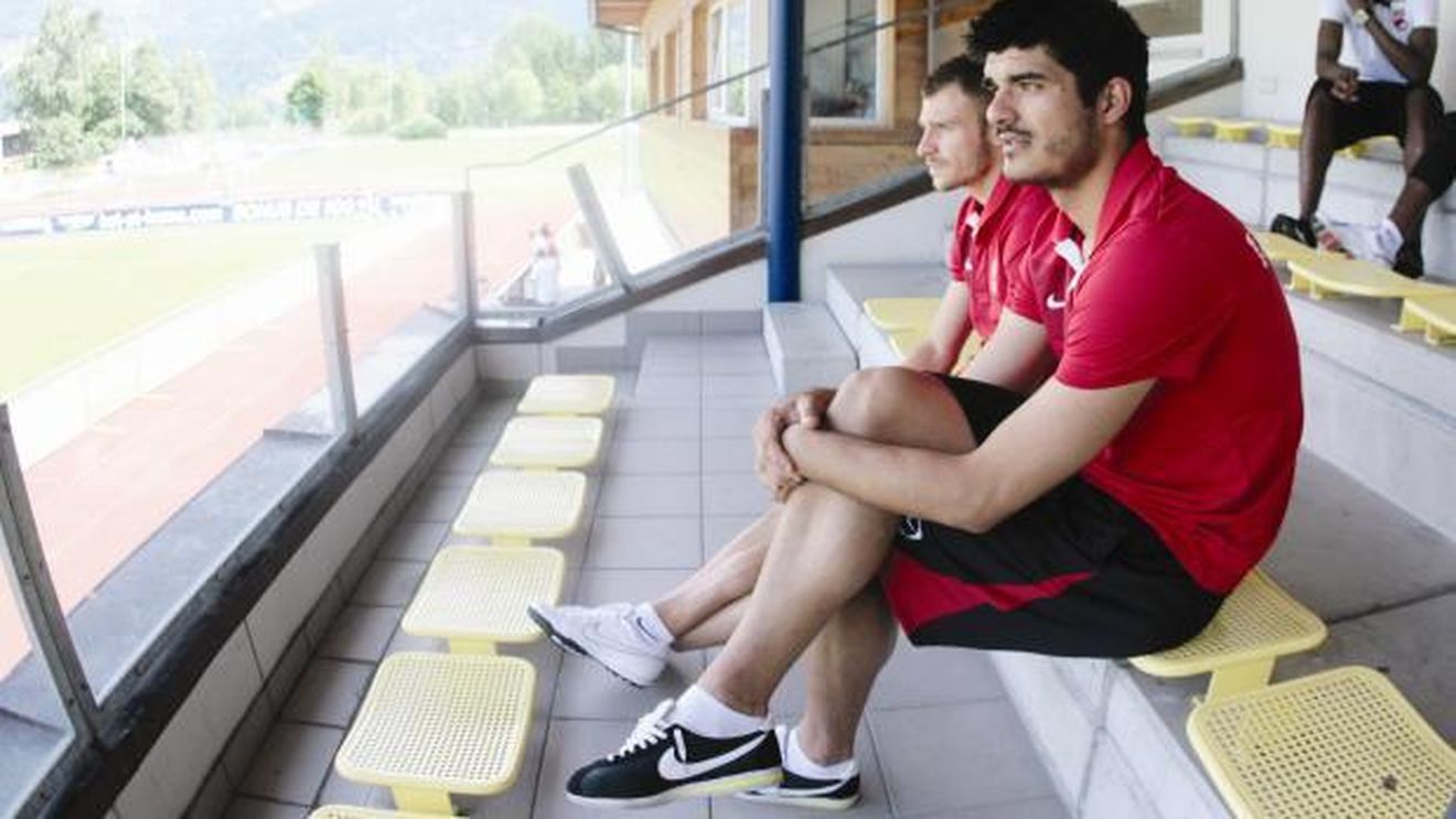 Vine și un portar macedonean!