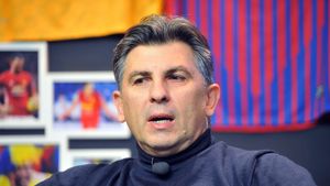 EXCLUSIV | Măsura anunțată de Ionuț Lupescu: "Patronii din Liga 1 au spus "da", dar nu trebuie făcut cu forța". Exemplul MApN și o întrebare: "De ce nu e și la FRF la fel?"