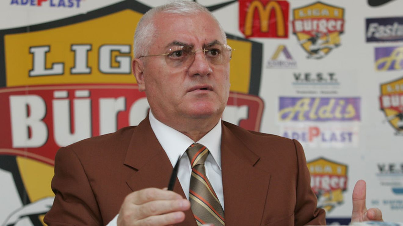 "Peseiro e copil de mingi? Să-și vadă de meserie!"