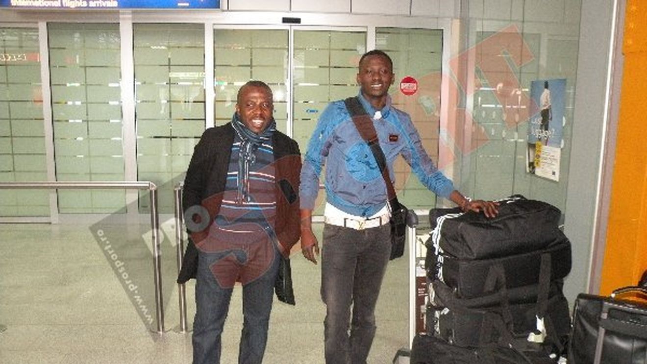 FOTO EXCLUSIV Bakary Sare a sosit la Cluj!** Vezi ce mesaj i-a transmis Traore!