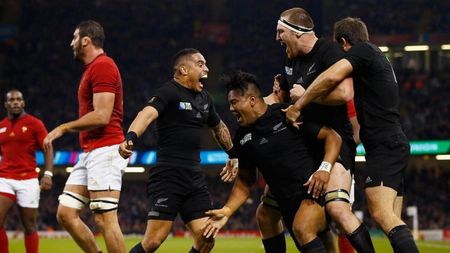 Cupa Mondială la rugby | SUD - NORD 2-0 după prima zi a sferturilor de finală. Africa de Sud a învins Țara Galilor cu 23-19, în timp de Noua Zeelandă a spulberat Franța, scor 62-13. A fost cea mai grea înfrângere a "cocoșilor" în istoria participării lor la Cupa Mondială