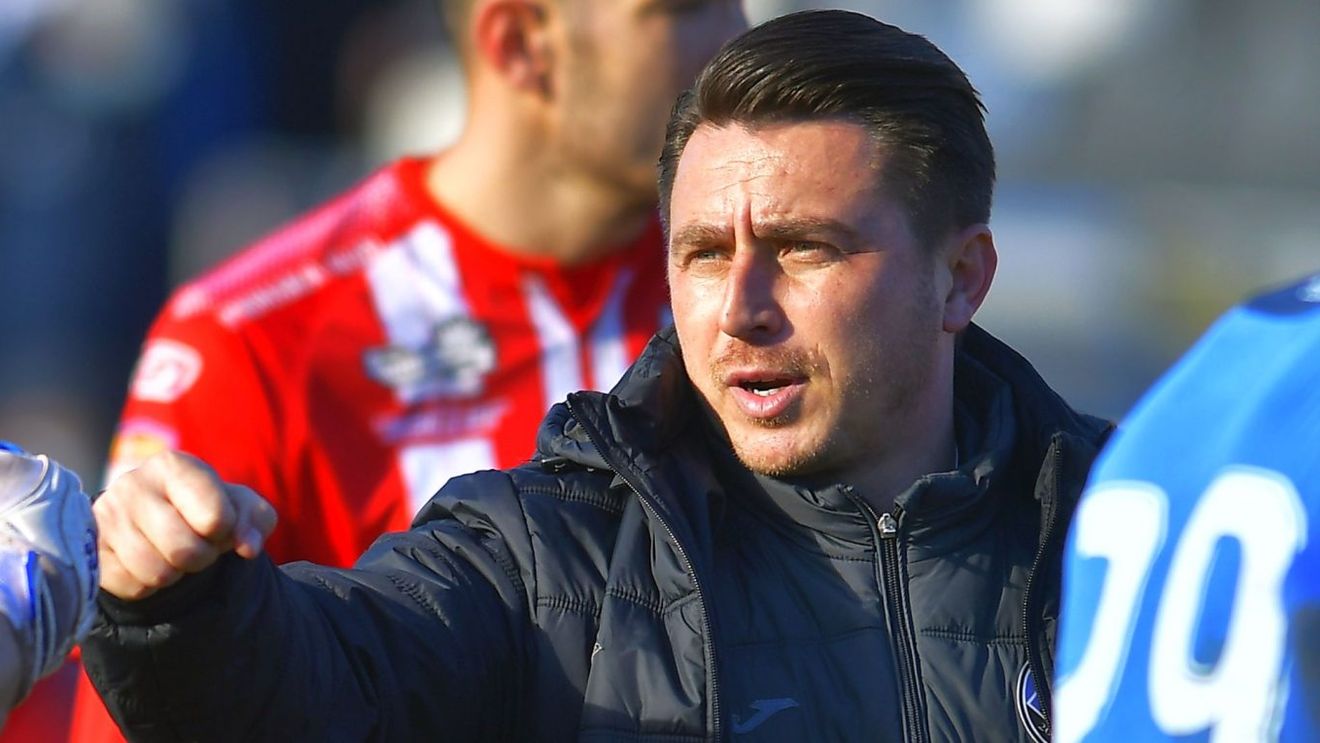 Ilie Poenaru a învins-o pe FCSB, dar n-ar refuza o ofertă de la Gigi Becali: „Am mereu telefonul deschis” + Laude pentru elevii săi