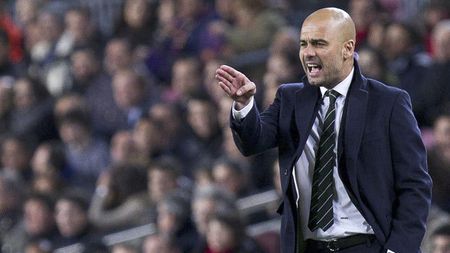 Guardiola, criticat după reacția nervoasă de după schimbarea lui Alexis:** "Trebuie să vadă de ce s-a înjurat singur!" Catalanul e acuzat și de nepăsare față de atacant