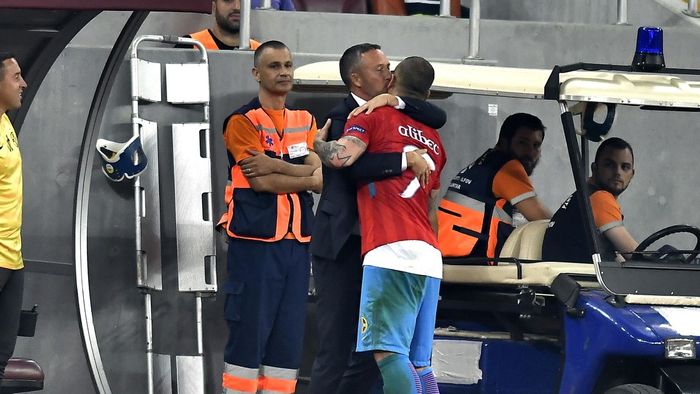 Mihai Stoica s-a dus la Alibec imediat după schimbare. Gestul făcut de directorul sportiv și ce i-a transmis atacantul înainte de meci: "MM m-a sunat la pauză și mi-a spus!" 