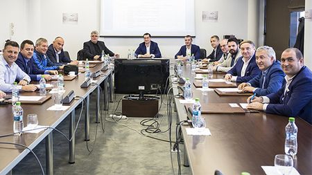 FRF vrea să modifice Regulamentul de Licențiere pentru Liga 1, cât și Regulamentul de certificare pentru Liga 2. Propunerile făcute către UEFA