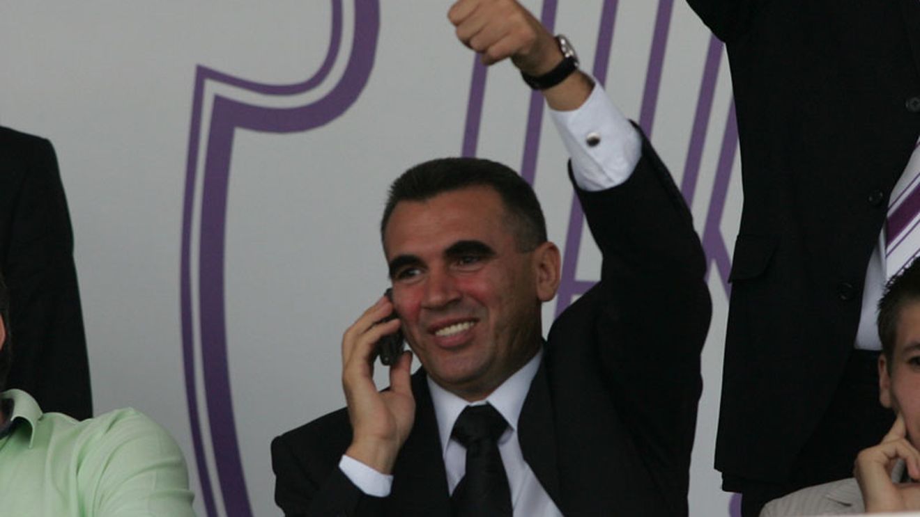 "Vreau ca FC Argeș să aibă 2% de la arbitru"** "Eu aș vrea ca Steaua să aibă DOAR 2%"