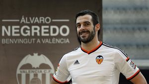 Ce execuție! VIDEO | Alvaro Negredo a reușit un gol senzațional în partida de pe Mestalla, contra echipei lui Raț, Rayo Vallecano