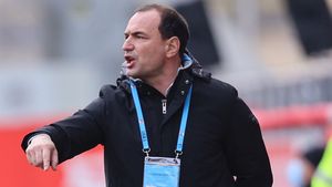 Liga 1: UTA – Academica » „Bătrâna Doamnă” promite spectacol cu „lanterna” »»