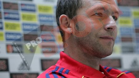 Lobonț: "E o onoare să jucăm alături de Chivu la națională!"