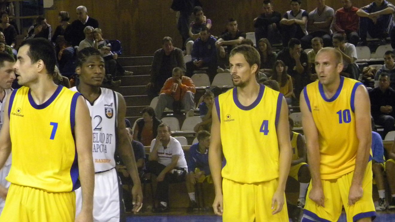 "Ca și calificați"