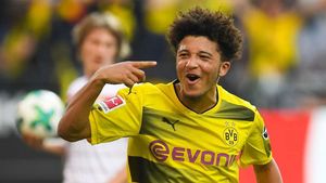 Reîncepe Bundesliga! Ce recorduri pot doborî în acest final de campionat polonezul Lewandowski și englezul Sancho