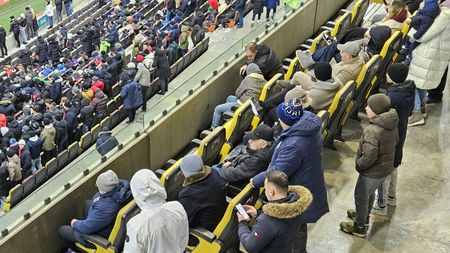 Mircea Lucescu, surprins la derby-ul FCSB - Dinamo. Lângă cine a fost văzut selecționerul României
