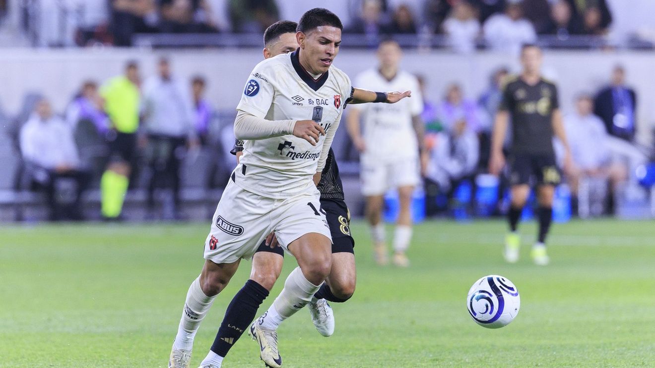 Colegul lui Carlos Mora de la naționala statului Costa Rica vine să joace în Superliga