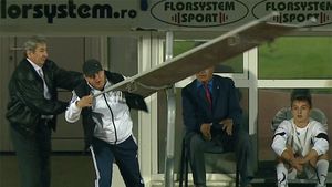 FOTO ȘOC Nae Manea a înnebunit după ce a văzut reluările și a vrut să-l bată pe Bocăneală!** Nu a reușit și a început să arunce cu obiecte