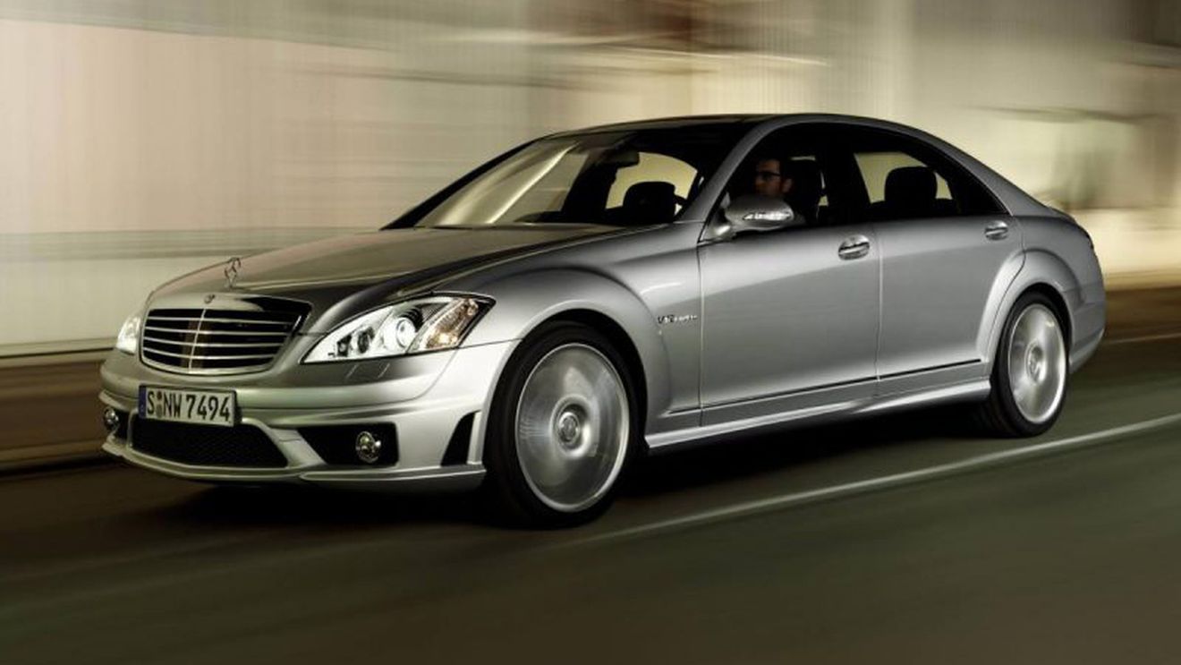 Balotelli lovește din nou... și din vacanță! Cu cât conducea într-o zonă cu limită de 30km/h!