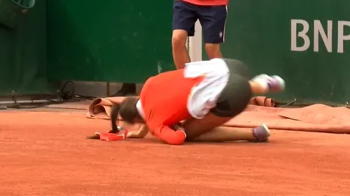 Sorana Cîrstea a fost la pământ, la propriu, dar a reacționat uimitor în meciul cu Daria Kasatkina de la Roland Garros! Cum și-a revenit după o căzătură zdravănă | FOTO