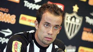 Mutarea care scapă Steaua de improvizații!** Reghe speră că a dat lovitura: "E foarte greu să aduci jucători din Brazilia" Cum este prezentat Rafael Cruz