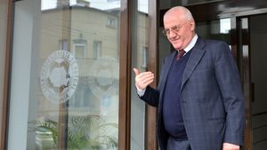 Dumitru Dragomir îi cere lui Victor Ponta să înființeze 50 de centre de copii și juniori