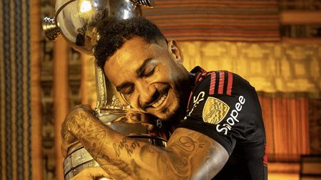 A făcut istorie la 34 de ani. E primul fotbalist din toate timpurile care reuşeşte aşa ceva