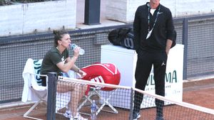 EXCLUSIV | Simona Halep a avut parte de un observator de lux la antrenamentul dinaintea sfertului de finală cu Garcia FOTO. Corespondență din Roma 