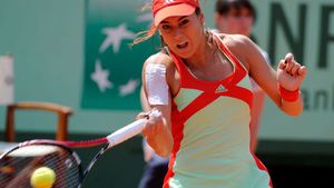 Sorana Cîrstea s-a calificat în turul secund la Wimbledon!** Na Li, viitoarea adversară a româncei