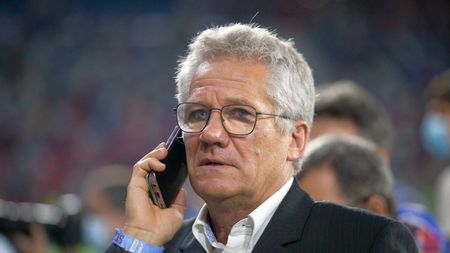 Ladislau Boloni îl critică pe Gigi Becali, dar speră la o împăcare între CSA Steaua și FCSB: „Nu îmi place să vorbesc despre el! Ar putea găsi numitorul comun!” | VIDEO EXCLUSIV