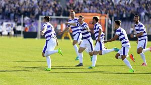 EXCLUSIV | S-a grăbit degeaba! Dinamo l-a luat pe Deian Sorescu, însă adevărata țintă a FCSB-ului este alt jucător din lotul lui ASU Poli