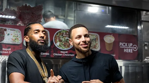 FOTO | Sportul e alături de familia rapperului ucis în Los Angeles! Cum l-au omagiat numele mari din NBA pe Nipsey Hussle, artistul împușcat de cinci ori în fața magazinului său din Crenshaw