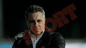 "Dacă jucăm așa în continuare o să fie în pericol și locul de Europa League!"** Ce zice Dinu "Vamă" de situația lui Șumudică