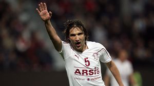 Alexa le-a spus ADIO rapidiștilor "Mi-a fost foarte greu! Roni Levi m-a urmărit în mai multe meciuri"