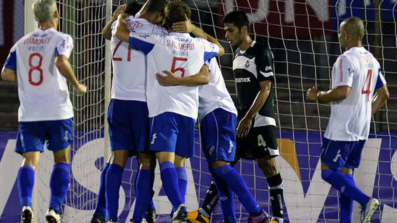 Suporterii echipei Nacional au desfășurat cel mai mare steag din lume, la meciul cu Toluca