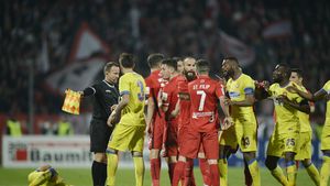 3 momente din derby: cum îl ia Mourinho pe "Elimiano" Filip, fascinația lui Hațegan pentru Pintilii și cartilajul lui Marica de un milion de euro