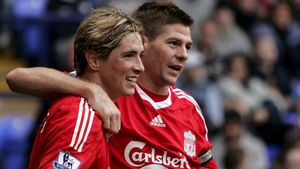 City insistă! 40 de milioane Â£ + Adebayor și Ireland pentru Gerrard și Torres