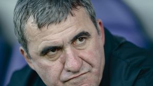 Hagi și-a ieșit din minți la pauză! "Regele" l-a scos din echipă pe Cojocaru, după golul marcat de Alibec. Portarul a rămas la vestiare și în poartă a intrat rezerva Tordai