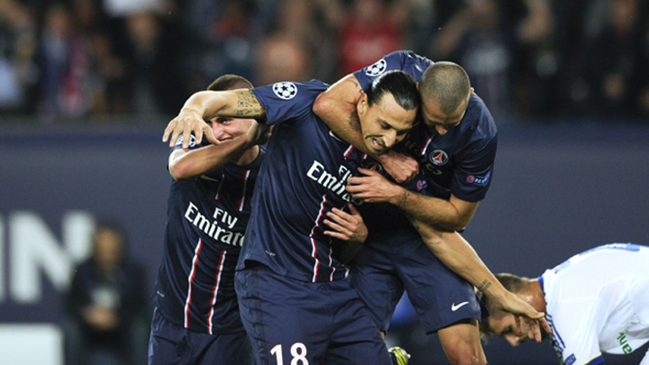 Nici Claudiu Răducanu nu o "dădea" atât de bine!** Blocnotes-ul nu mai e la modă, Ibra e la alt nivel!** Răspunsul 'GENIAL' al suedezului la o întrebare de rutină