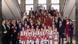 FOTO | "Mi-a luat un pic din mușchiul gambei și mi l-a lipit acolo". Larisa Iordache, în cârje la Gala sportului dinamovist 2017. "Nu-mi pierd speranța"